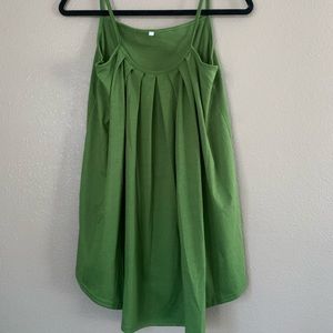 Loose/flowy green tank top perfect for spring! 💐